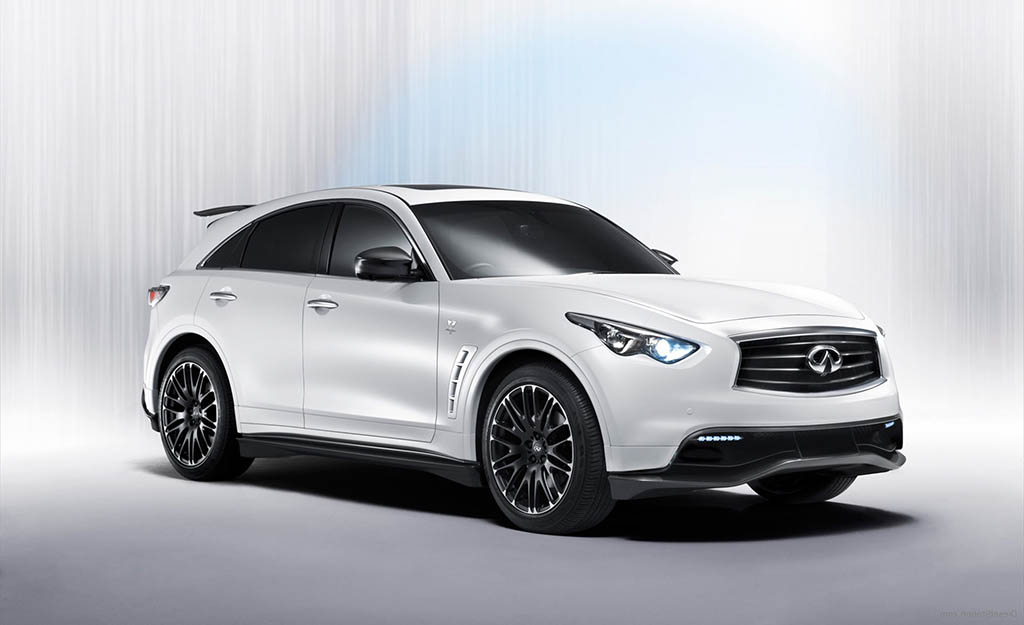 2017 QX70 Front Angle