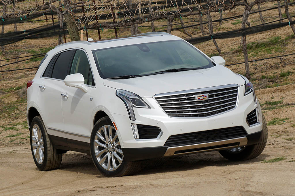 2018 Cadillac SRX Front Angle