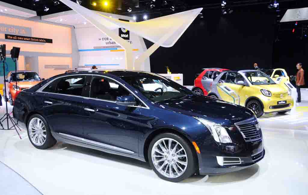 2018 Candillac XTS Front Angle