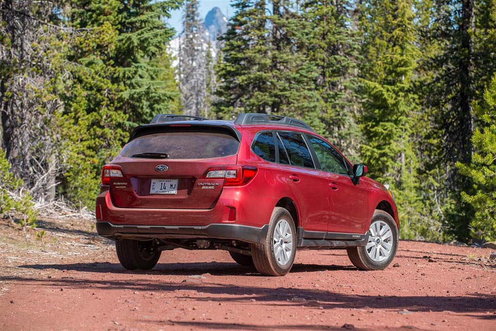 2018 Subaru Outback Rear Angle
