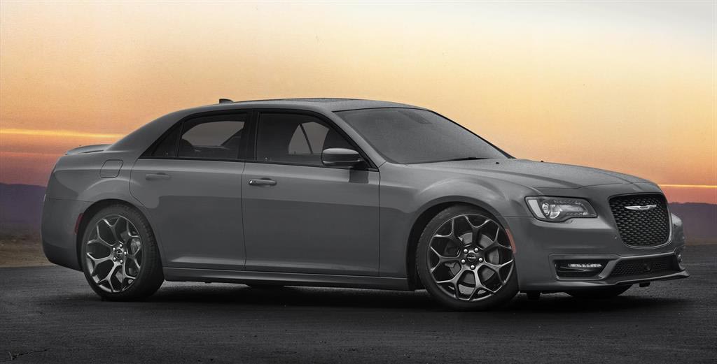 2018 Chrysler 300 Front Angle