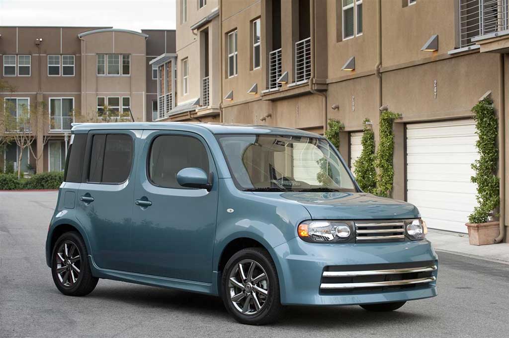 2018 Nissan Cube Front Angle