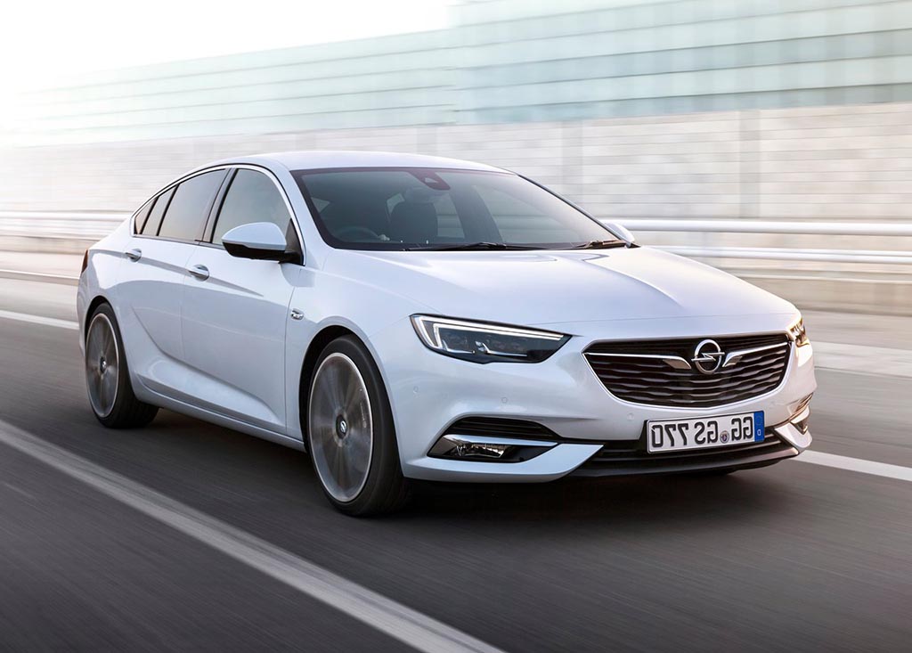2018 Opel Insignia Front Angle