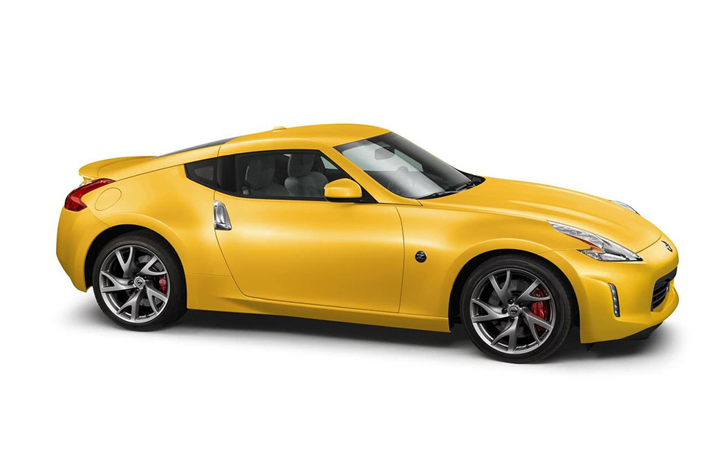 2019 Nissan 370Z Front Angle